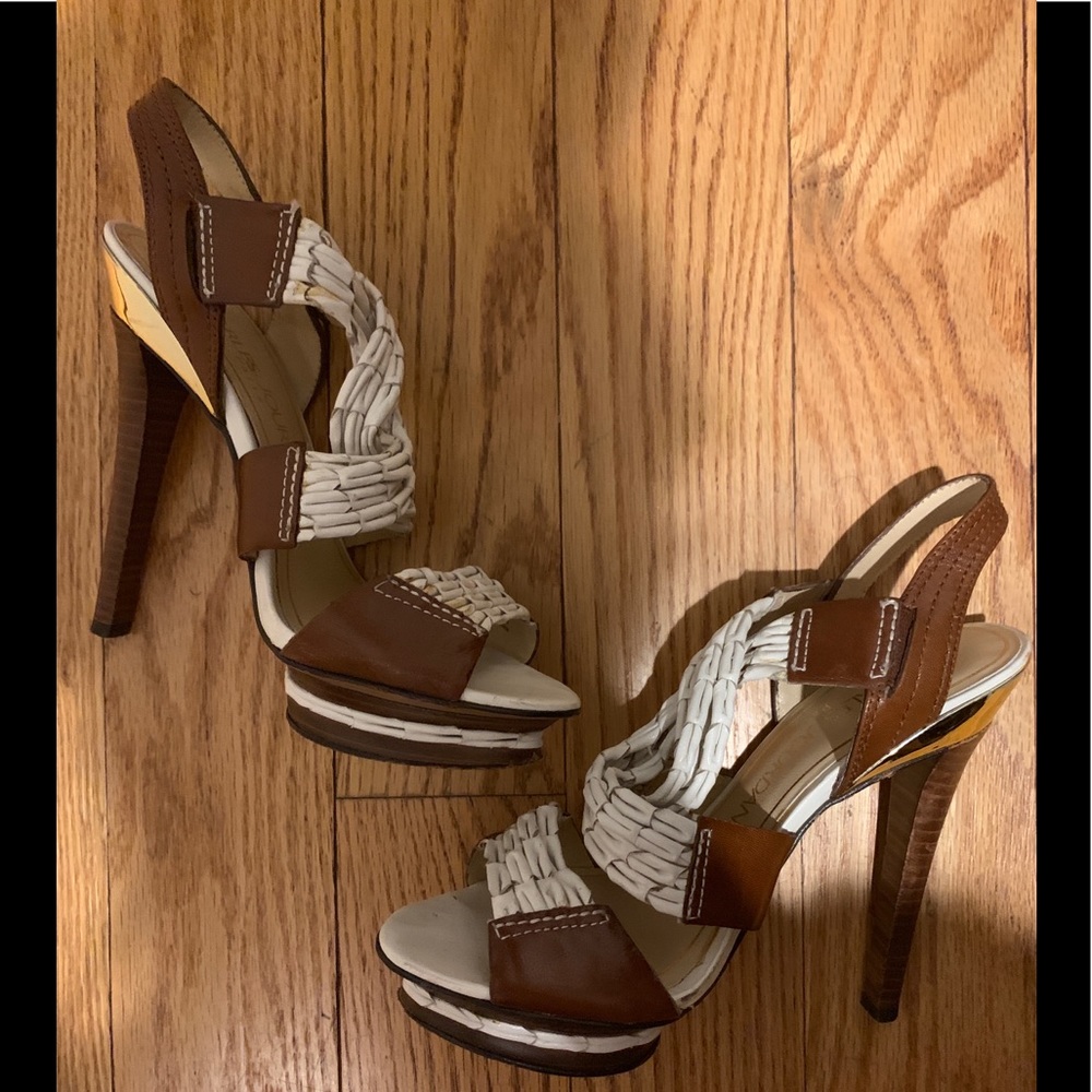 Charles Jourdan White & Gold 4.5” Heel Size 7